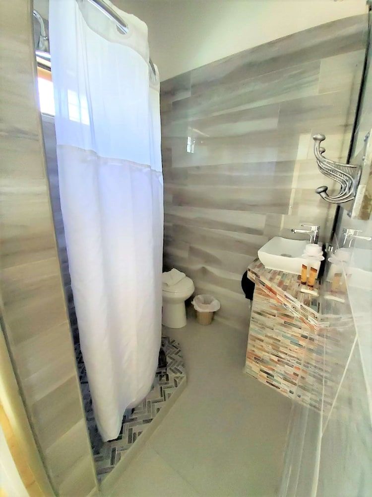 La Jamaca Standard Room, 1 Queen Bed 14