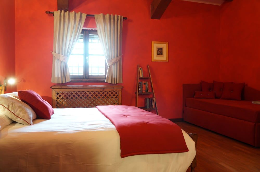 La Tavernetta al Castello Triple Room, Vineyard View 5