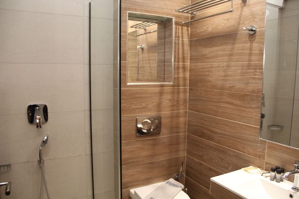 Alexiou Hotel Standard Double Room 9