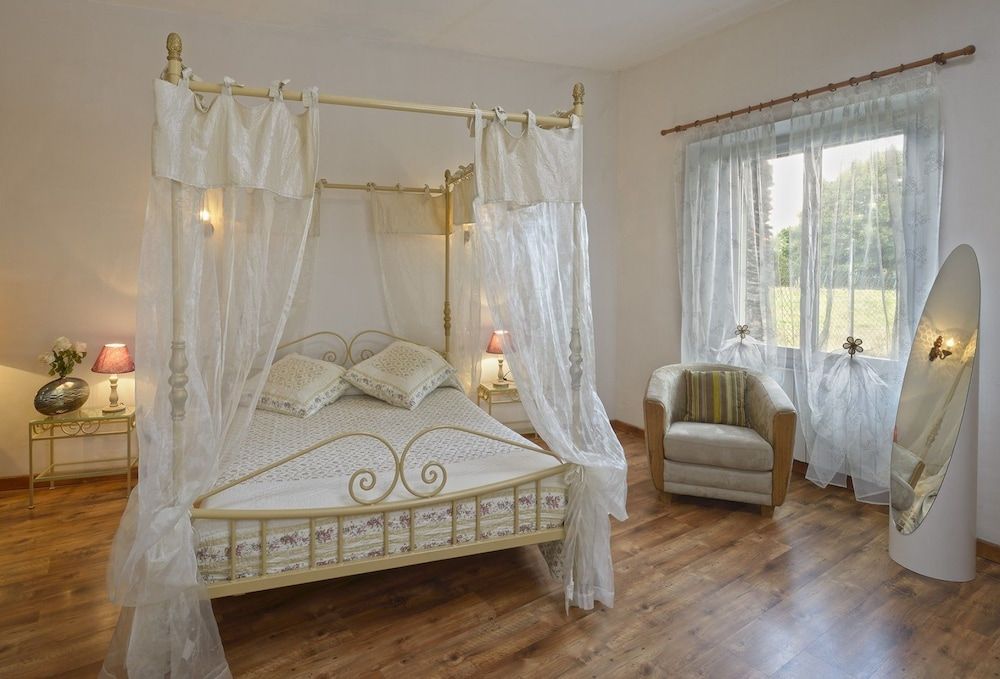 Quadruple Room (Printanire)