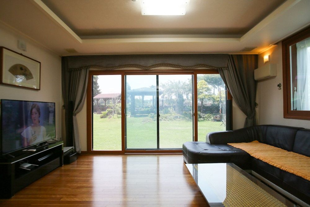 Maple Happy House Room (Mozart+Beethoven+da Vinci) 15