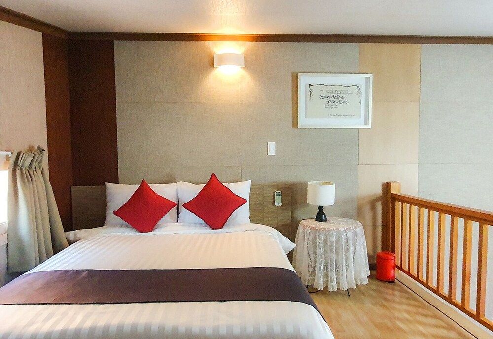 Maple Happy House Room (Sun) 5