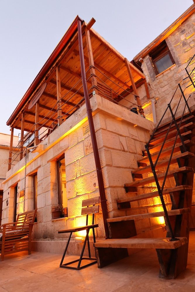 undefined Zanta Suite Hotel 4