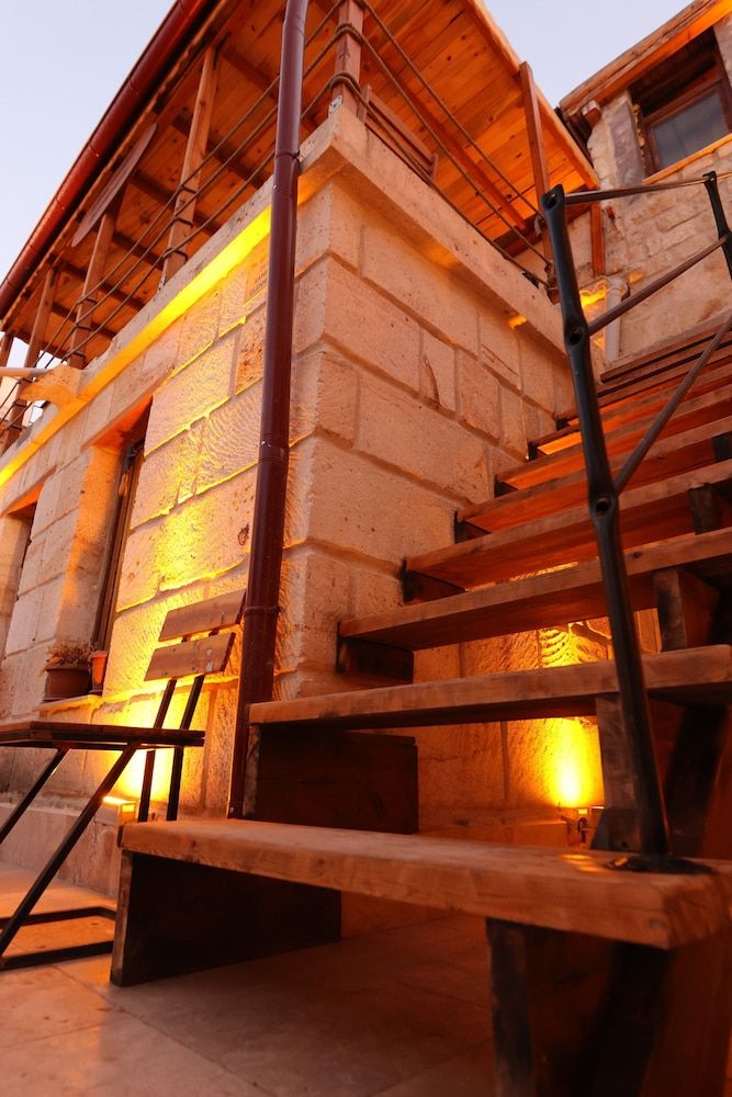 undefined Zanta Suite Hotel 9