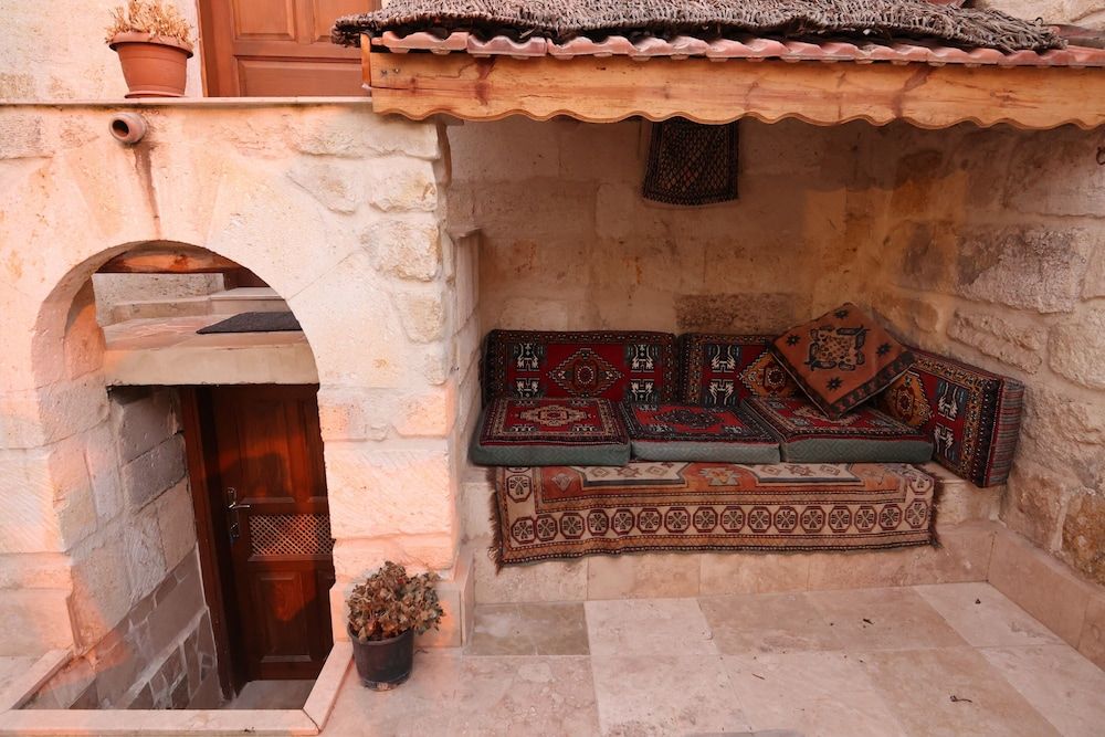 undefined Zanta Suite Hotel 5