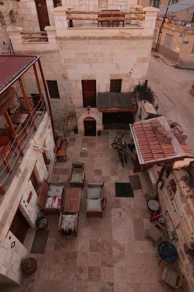 undefined Zanta Suite Hotel 8