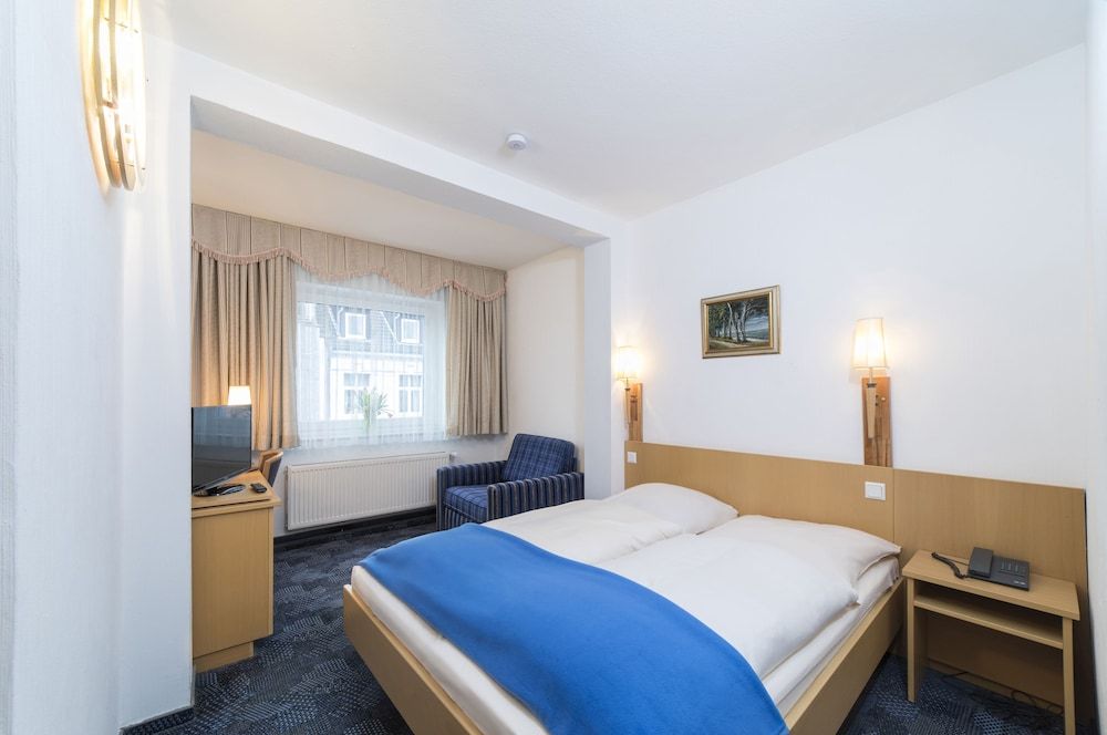 undefined Hansa Hotel 4