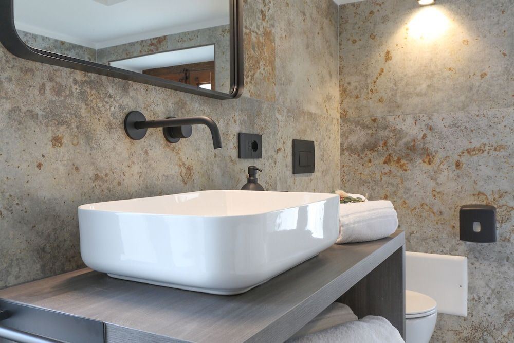 Bohémien Boutique Guesthouse Signature Room (Low ceiling 1.85m/6ft 7in) 13