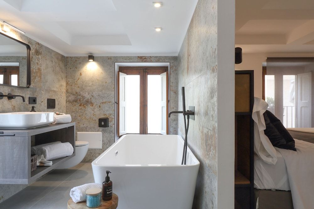 Bohémien Boutique Guesthouse Signature Room (Low ceiling 1.85m/6ft 7in) 14