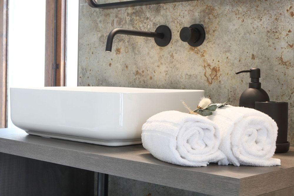 Bohémien Boutique Guesthouse Signature Room (Low ceiling 1.85m/6ft 7in) 8