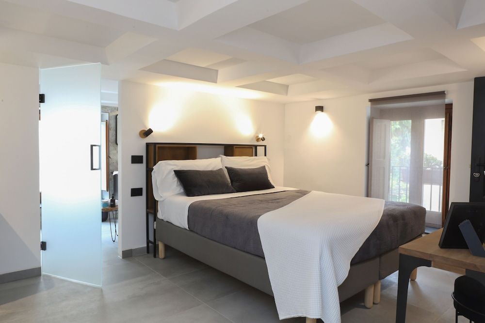 Bohémien Boutique Guesthouse Signature Room (Low ceiling 1.85m/6ft 7in) 4