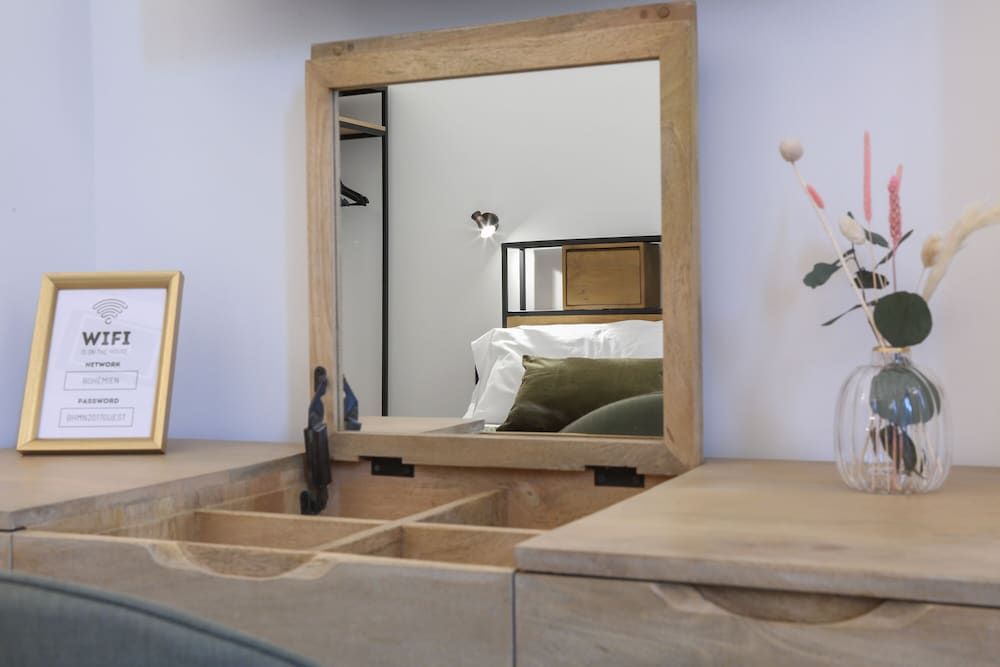 Bohémien Boutique Guesthouse Exclusive Room, 1 Queen Bed, Balcony, City View 3