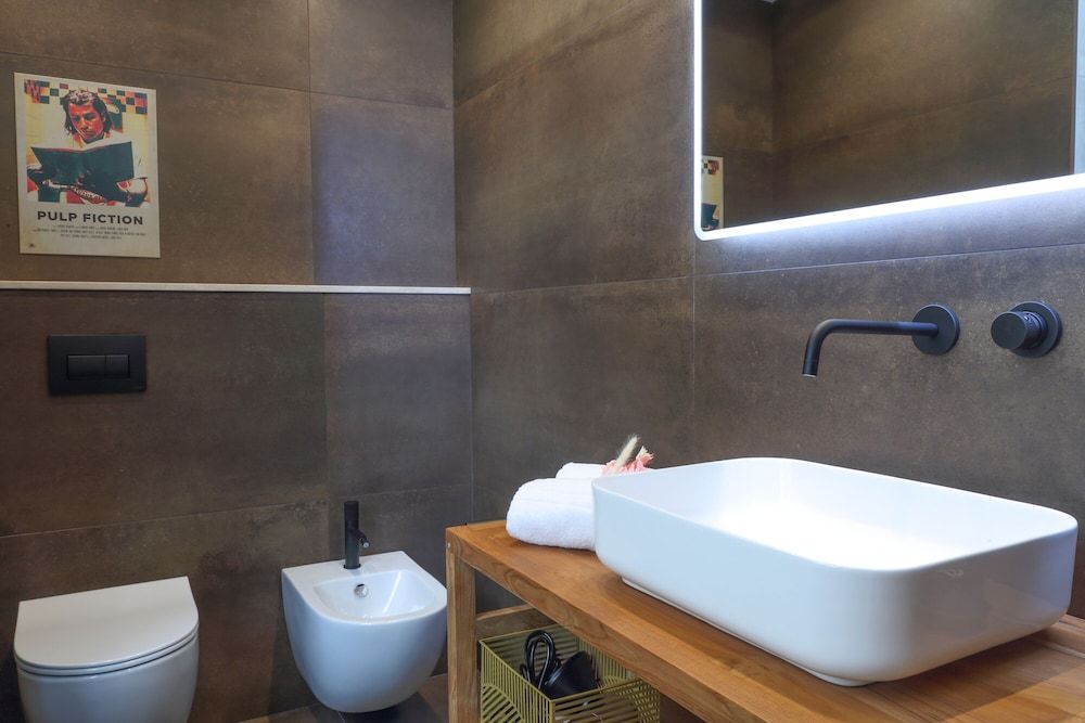 Bohémien Boutique Guesthouse Exclusive Room, 1 Queen Bed, Balcony, City View 9