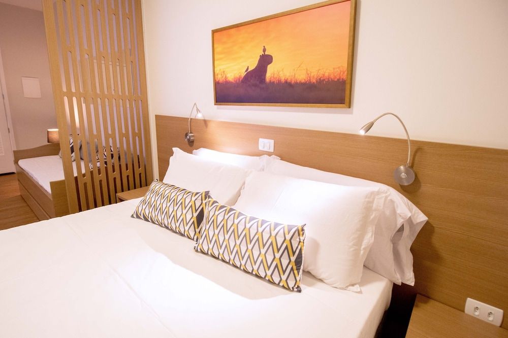 Deluxe Room, 1 Queen Bed, Air conditioning, Courtyard View
