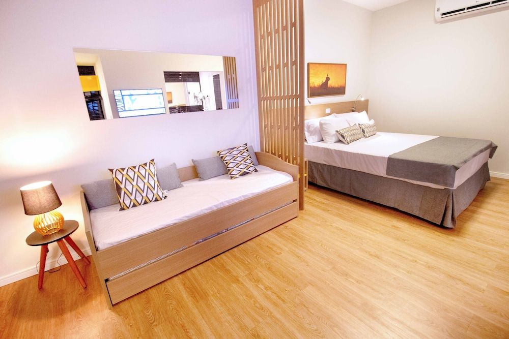 Deluxe Room, 1 Queen Bed, Air conditioning, Courtyard View