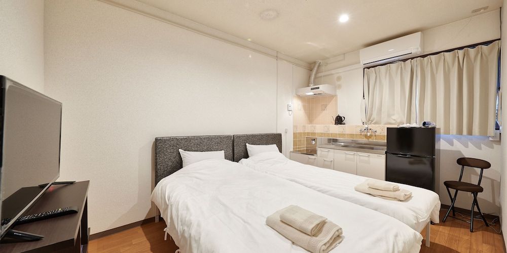 Twin Room, 2 Twin Beds, City View