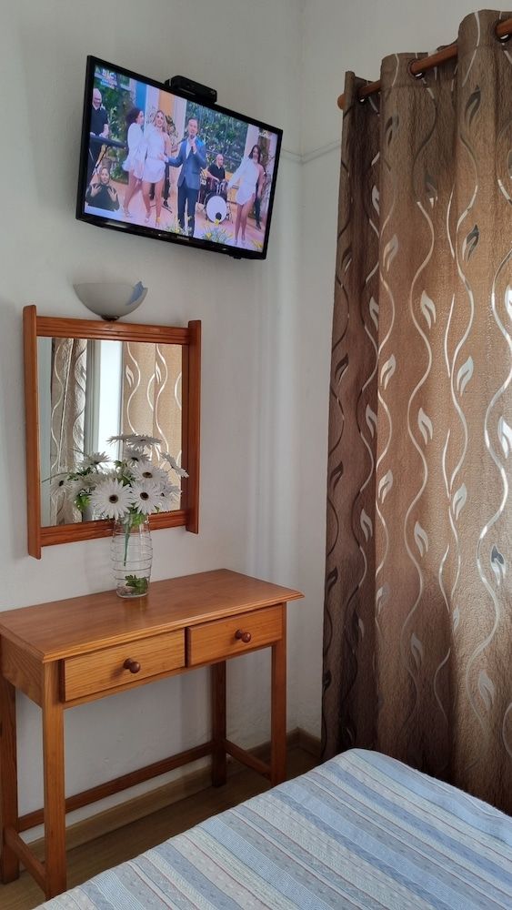 Santa Isabel Economy Triple Room, Private Bathroom 14