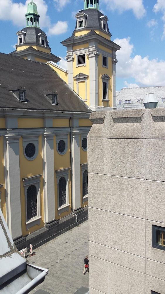 undefined Barcelona Bed & Breakfast 7