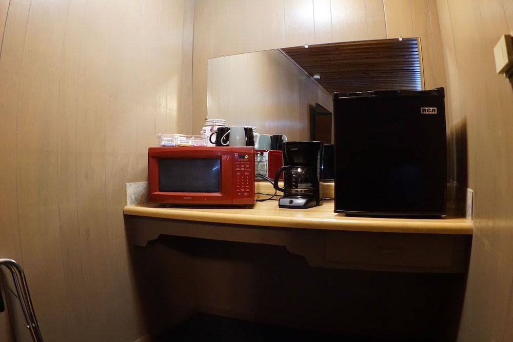 Studio Suite, 2 Queen Beds, Non Smoking, Mountain View