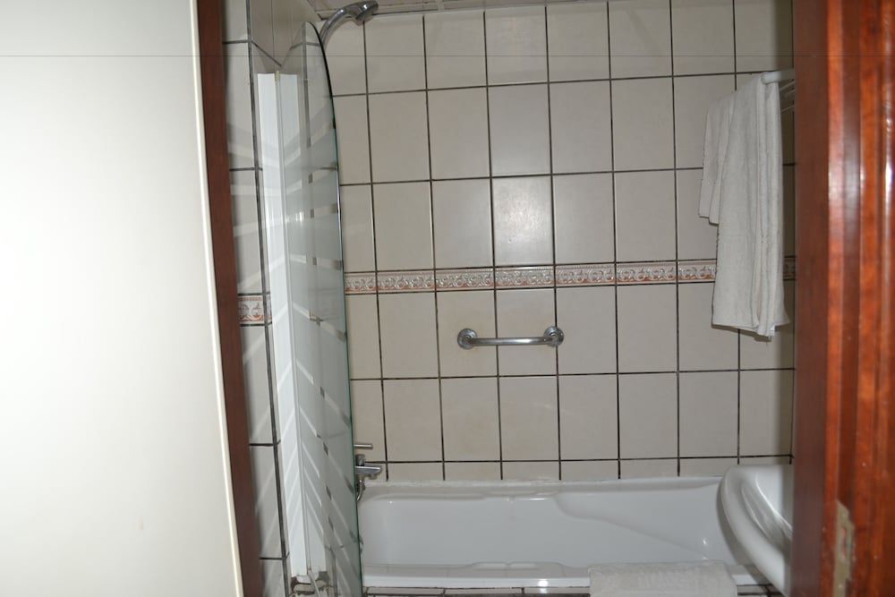 Planet Hotel Standard Room 6