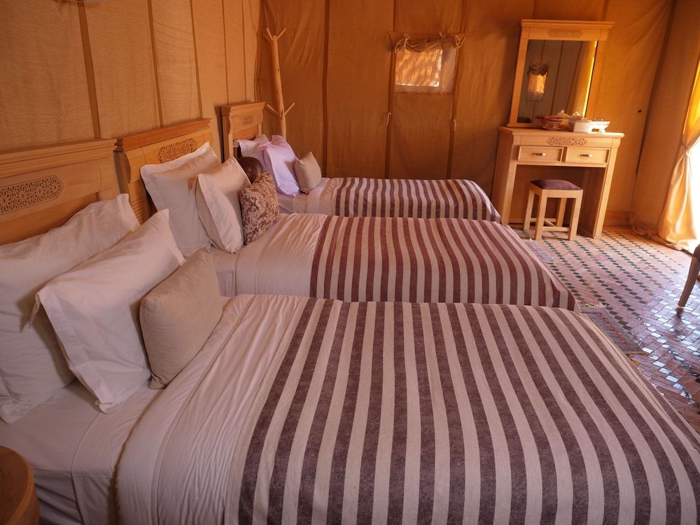 Royal Luxury Camp Grand Tent, 3 Twin Beds, Mountain View 2