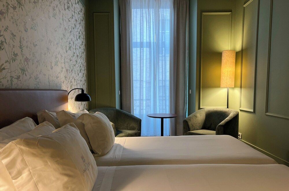 undefined Lisboa Carmo Hotel 10