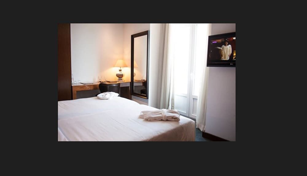 undefined Lisboa Carmo Hotel 2