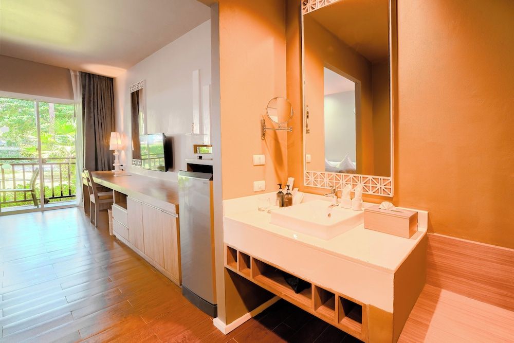 Sentido Khaolak Deluxe Room 8