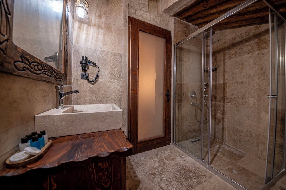 CAPP ROYAL CAVE HOTEL Classic Room 7