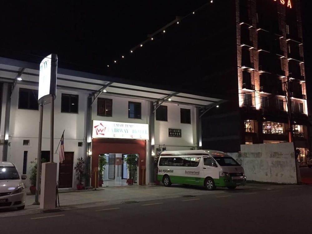 undefined Fairway Hotel 5