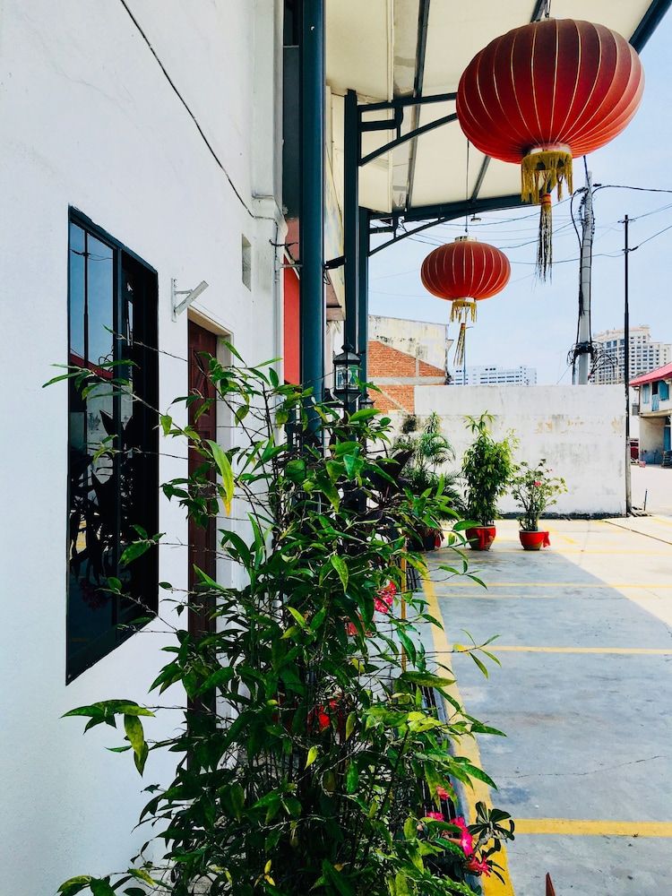 undefined Fairway Hotel 6