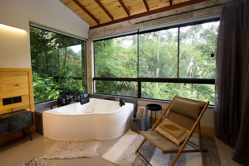 Private spa tub