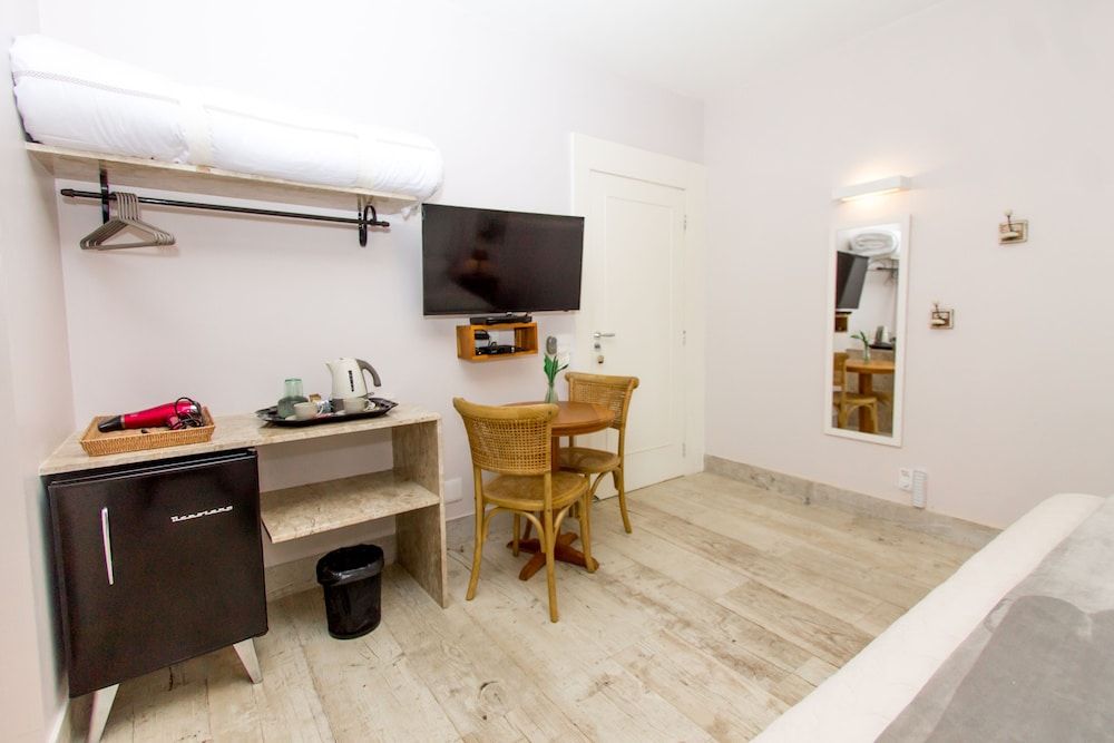 Pousada Chácara Aracê Traditional Double or Twin Room (Suite Bege) 12