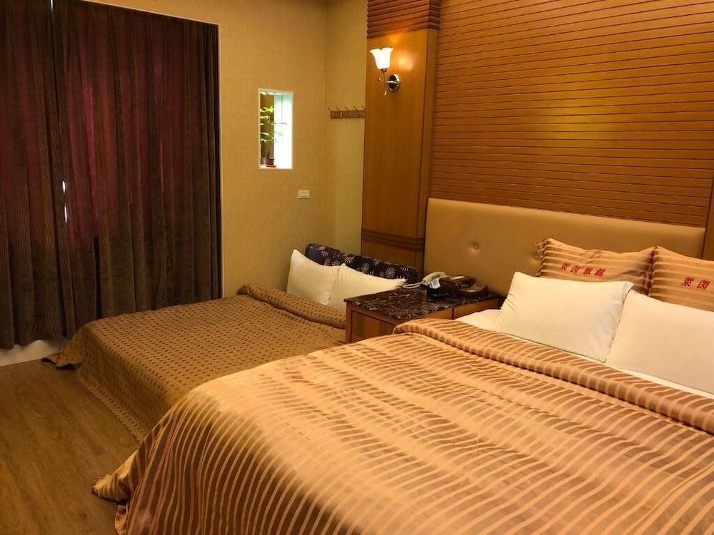Lai Yin Motel Elite Quadruple Room 4