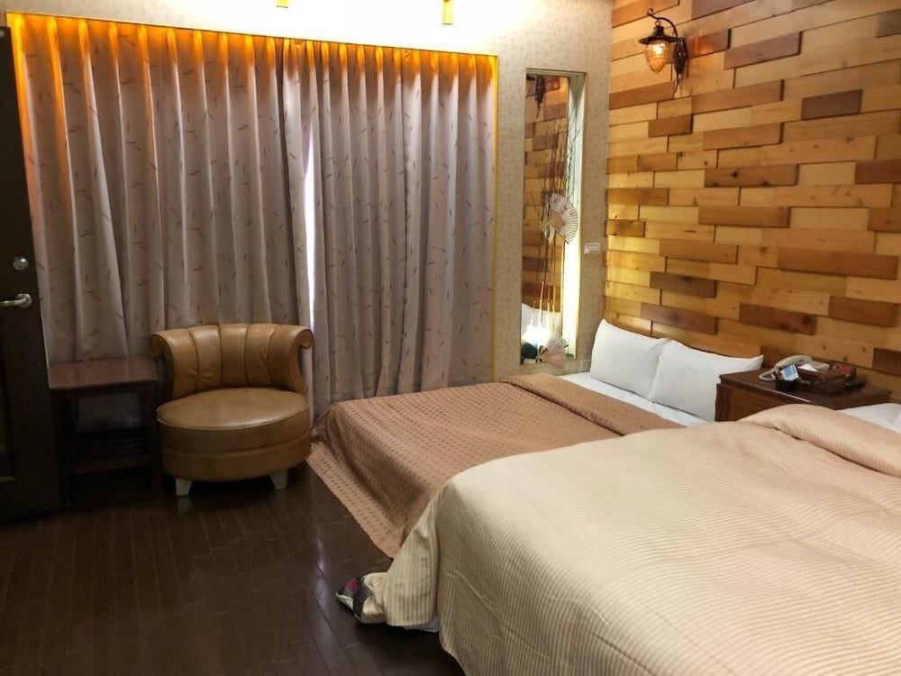 Lai Yin Motel Elite Quadruple Room 5