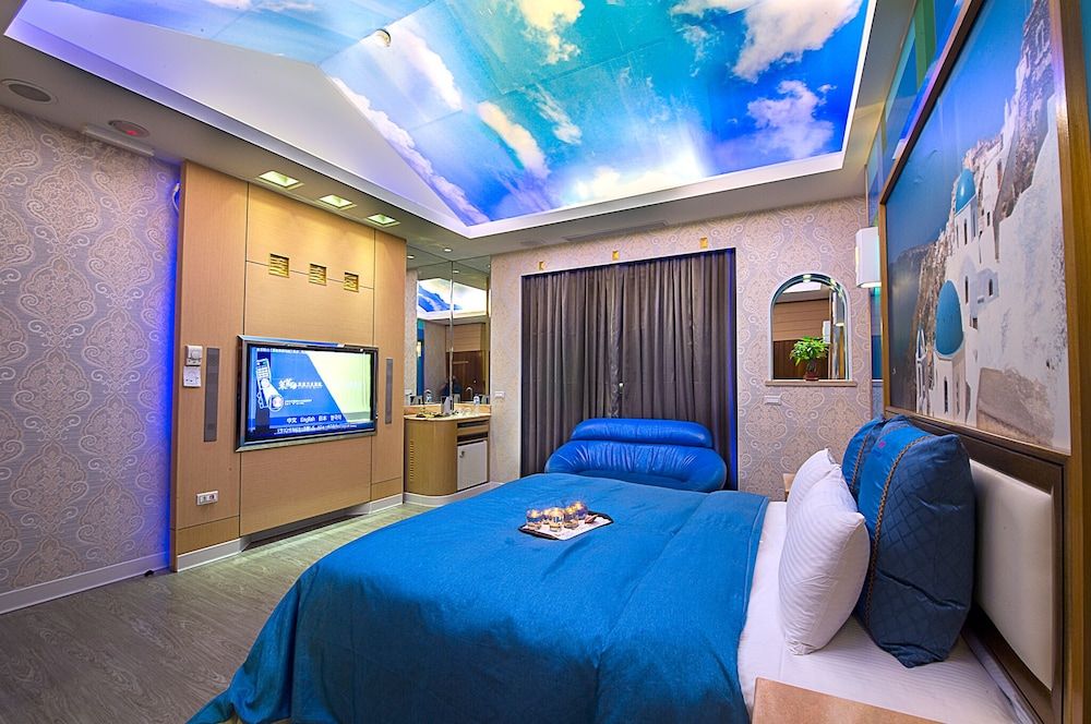 Lai Yin Motel Deluxe Double Room 7