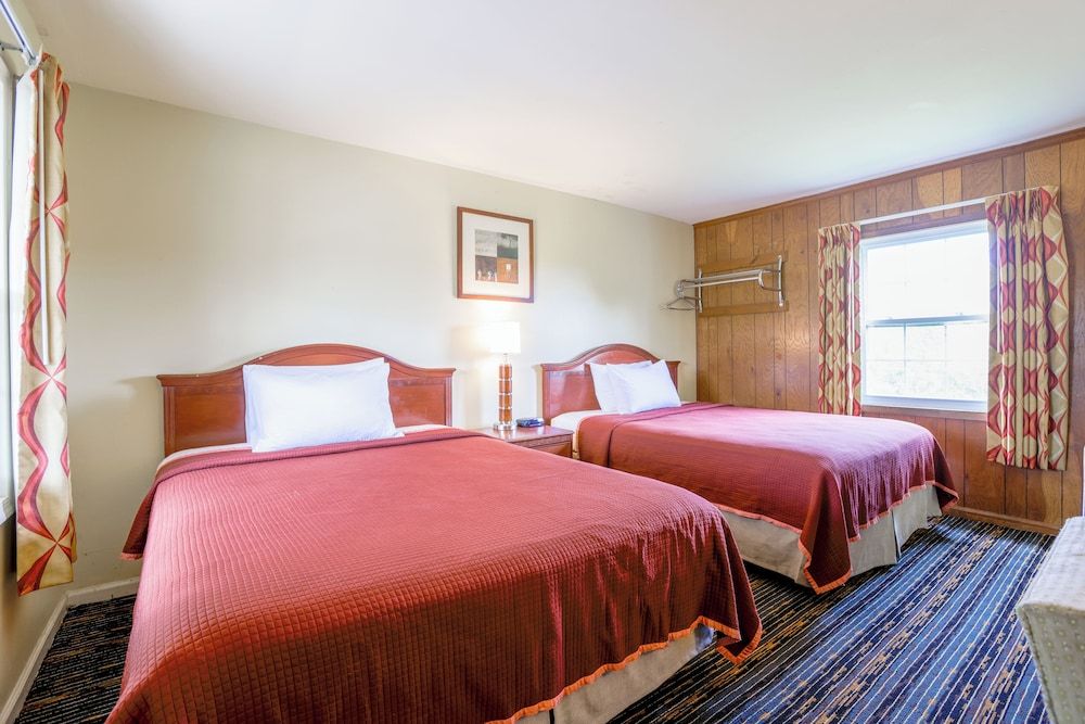 Relax Inn By OYO Natural Bridge I-81 Room, 2 Queen Beds, Smoking 2