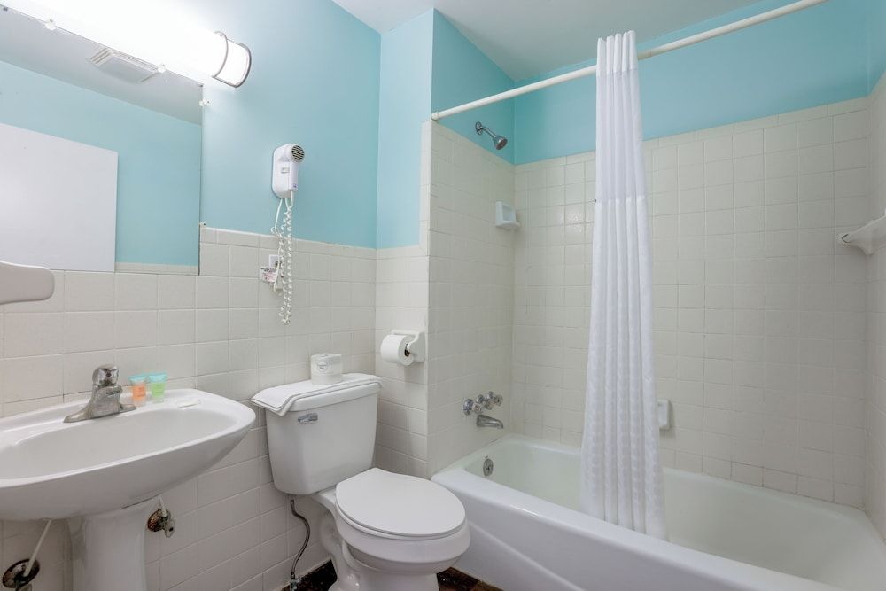 Relax Inn By OYO Natural Bridge I-81 Room, 1 King Bed, Non Smoking 7