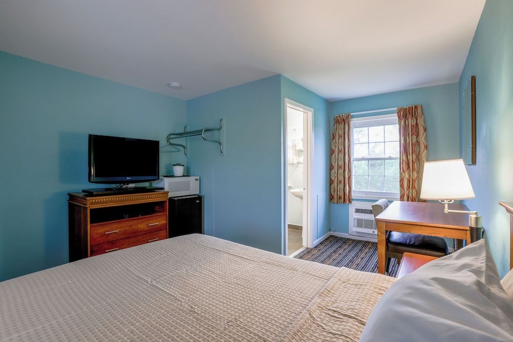 Relax Inn By OYO Natural Bridge I-81 Room, 1 Queen Bed, Non Smoking 9