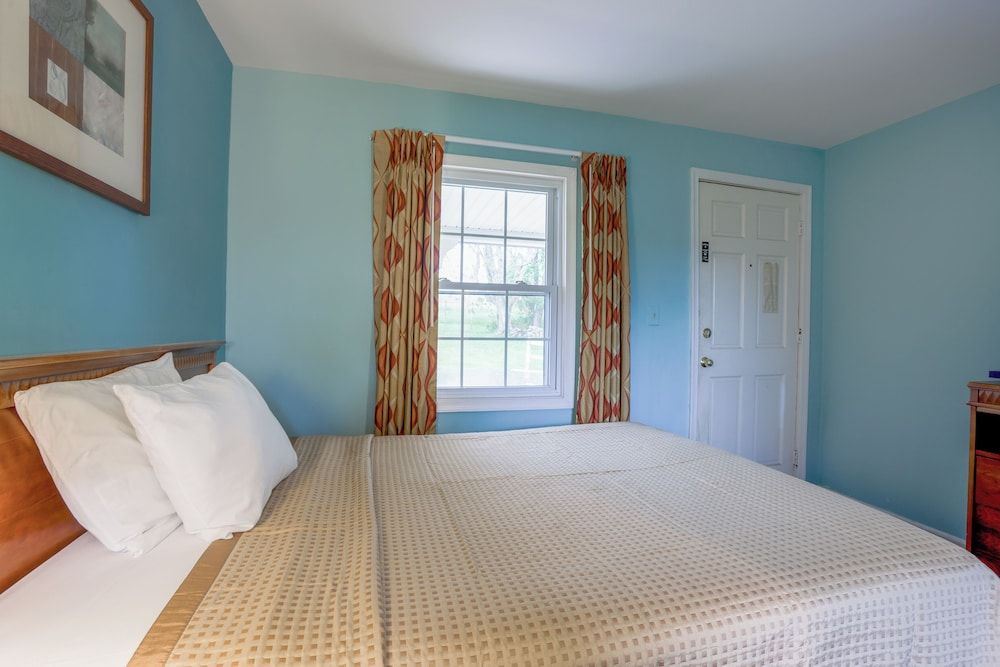 Relax Inn By OYO Natural Bridge I-81 Room, 1 Queen Bed, Non Smoking 3