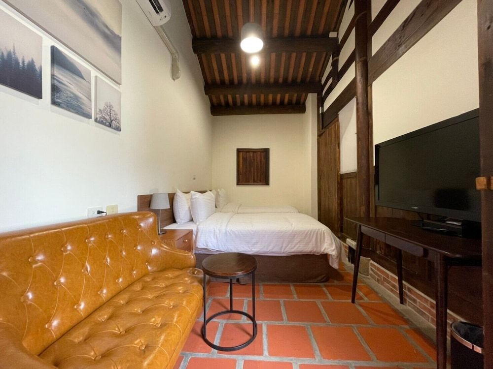 Guning Xiexinyuan Historical Inn Tan 2