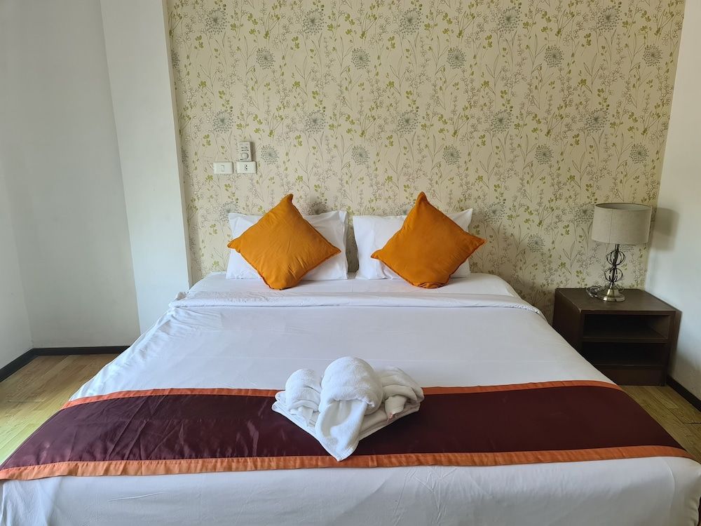 Chaweng Park Place Superior Room, 1 King Bed 9