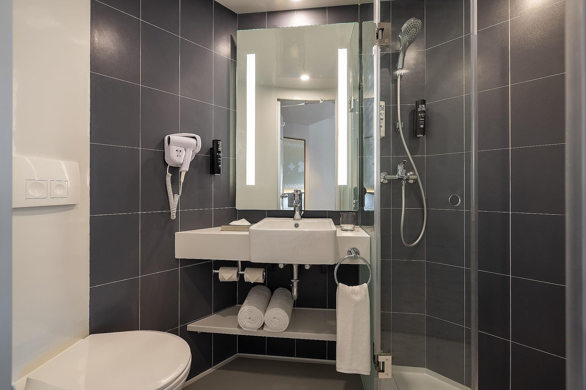 Ibis Bengaluru Hebbal Standard Double Room, 1 Double Bed 3