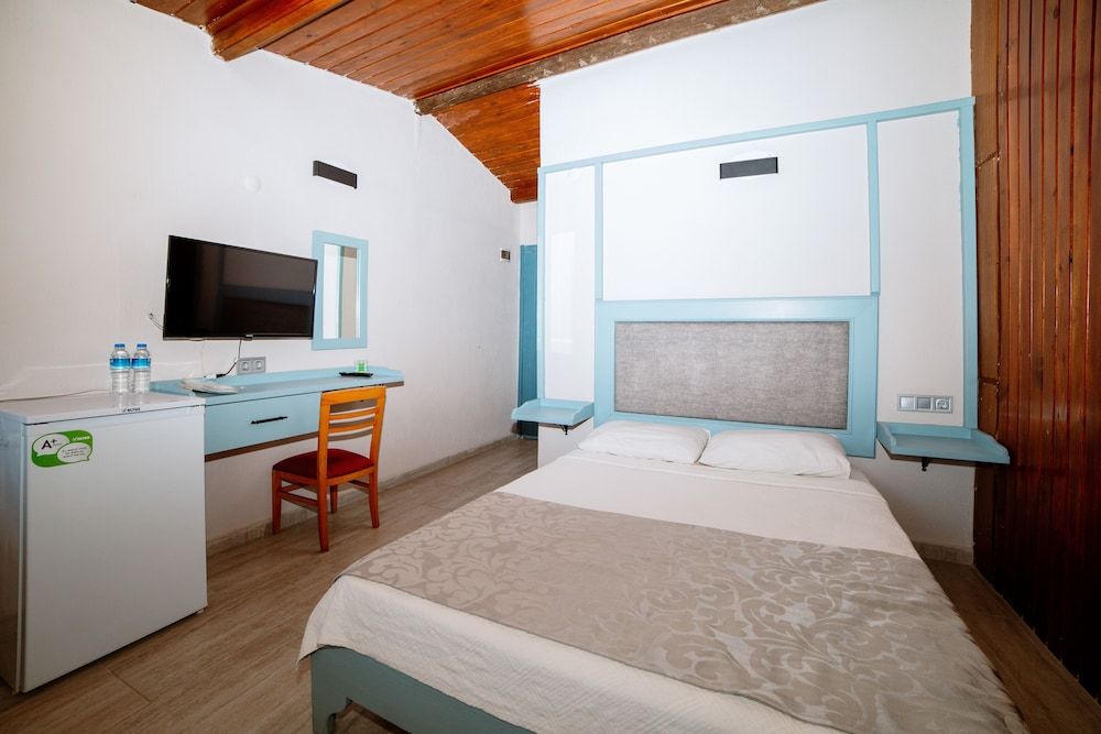 Yakamoz Otel Standard Double Room, Lanai, City View 3