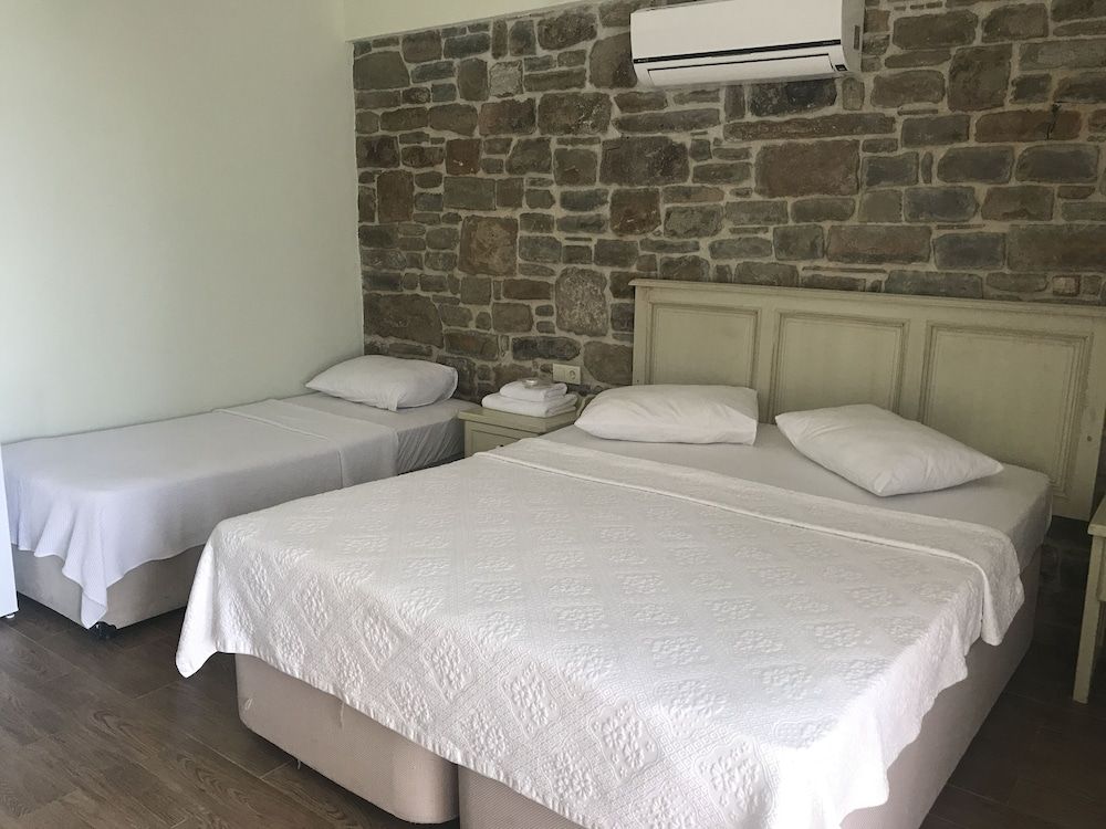 Yakamoz Otel Deluxe Triple Room, Lanai, Sea View 5