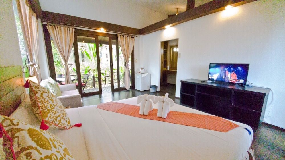Home Stay Co Ltd Deluxe Bungalow 11