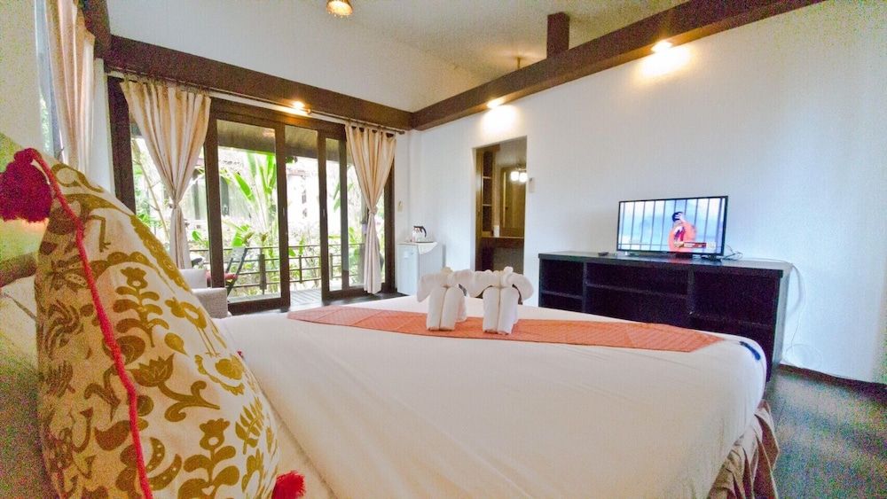 Home Stay Co Ltd Deluxe Bungalow 10