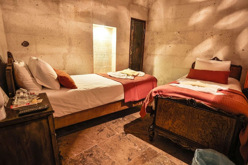 Eagle Cave Inn Standard Room