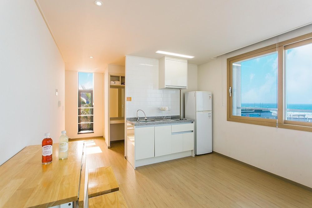 undefined Jeju Kwakjigillgaon Pension 4