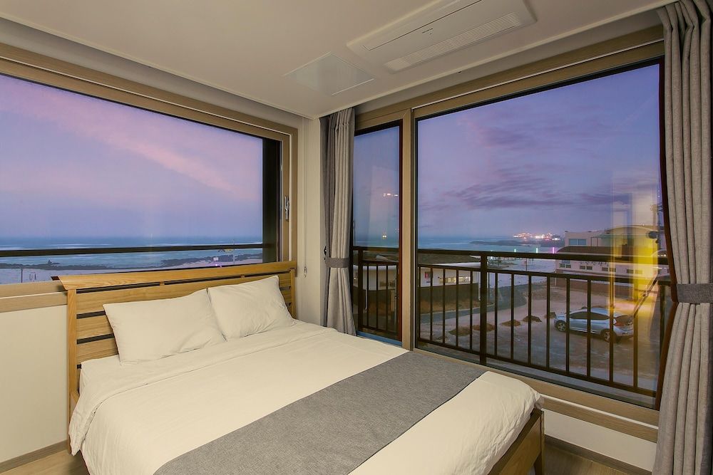 undefined Jeju Kwakjigillgaon Pension 6